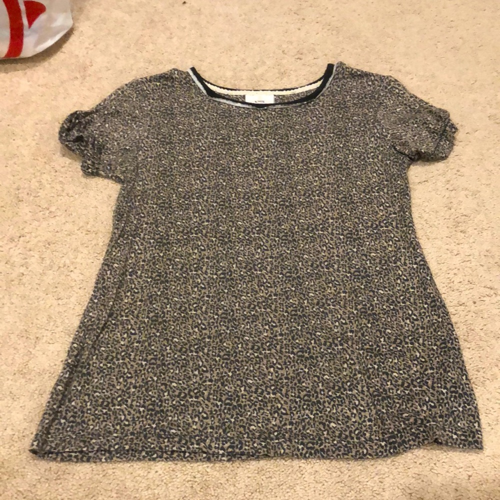 Women’s XS cheetah print soft Tee NWOT